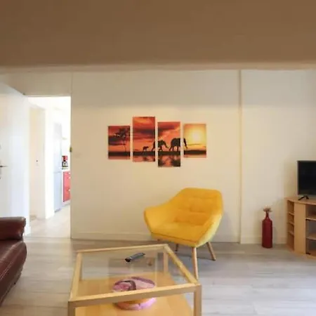 L'immeuble Les 3c Apartment